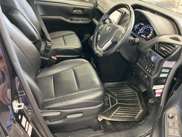 TOYOTA ESQUIRE 2017