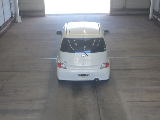 TOYOTA BB 2010