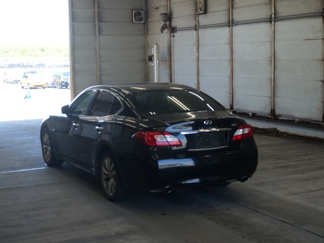 NISSAN FUGA 2010
