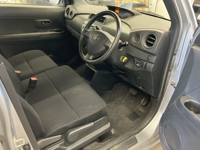 TOYOTA BB 2009