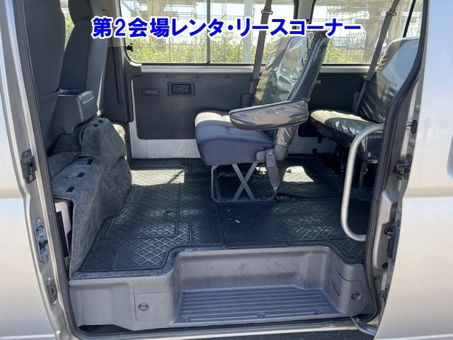 NISSAN CARAVAN 2009