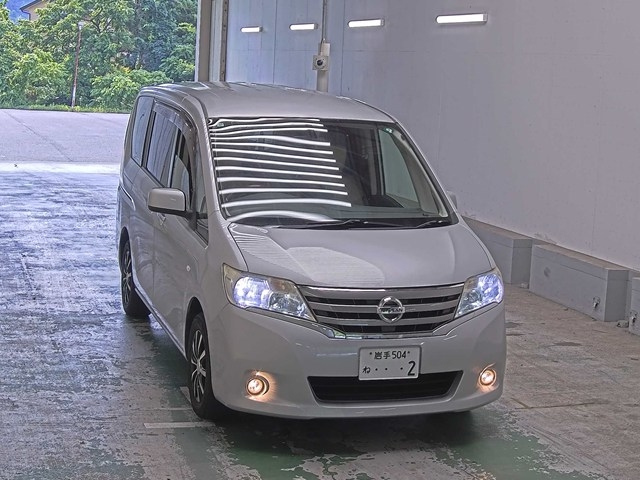 NISSAN SERENA 2011