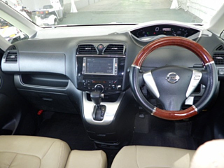 NISSAN SERENA 2011