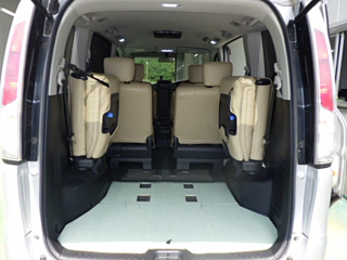 NISSAN SERENA 2011