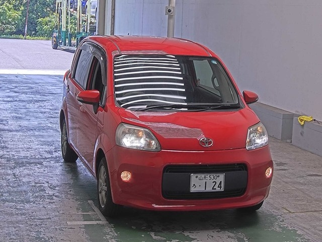 TOYOTA PORTE 2013