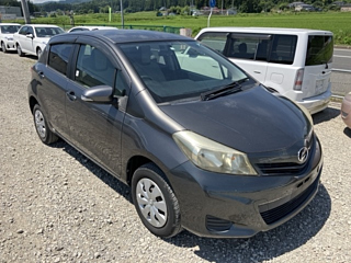 TOYOTA VITZ 2012