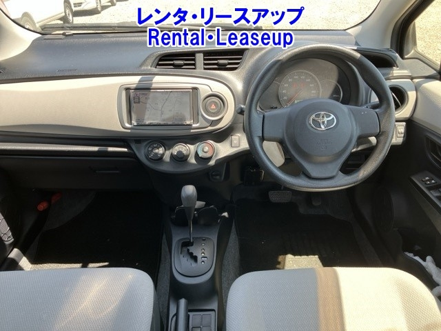 TOYOTA VITZ 2012