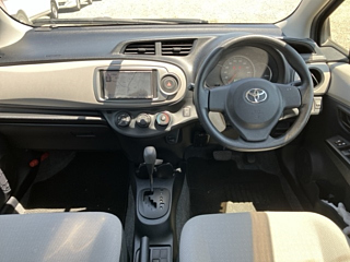 TOYOTA VITZ 2012