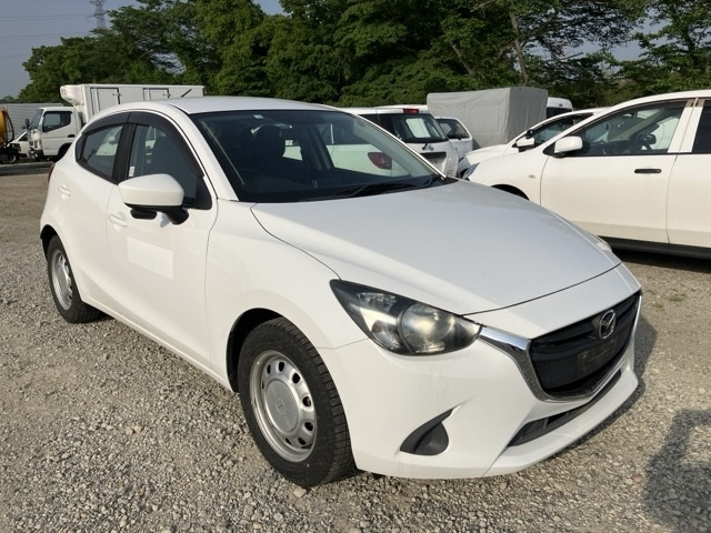 MAZDA DEMIO 2016