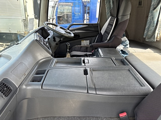 MITSUBISHI SUPER GREAT 2014