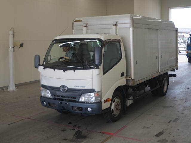 HINO DUTRO 2015