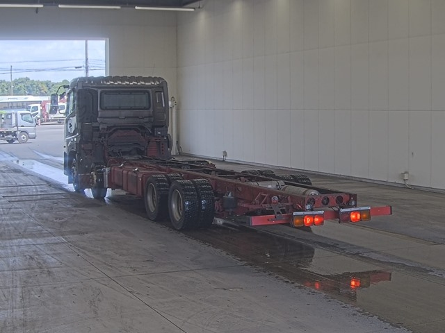 NISSAN UD SERIES 2012