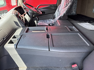 MITSUBISHI SUPER GREAT 2012
