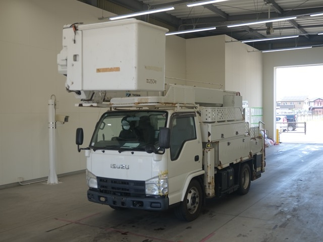 ISUZU ELF 2008