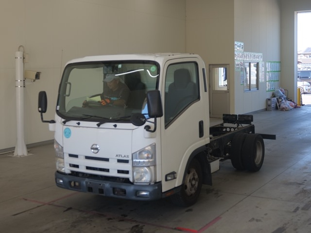 NISSAN ATLAS 2011