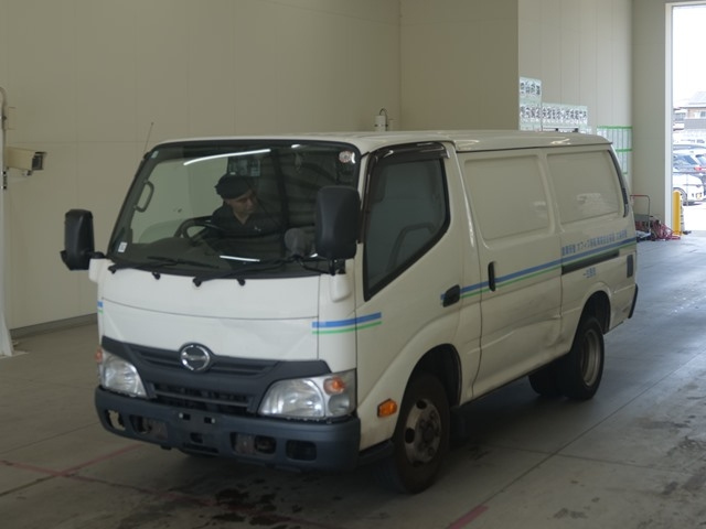 HINO DUTRO 2015