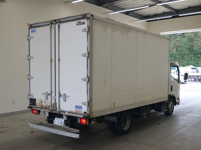 ISUZU ELF 2011
