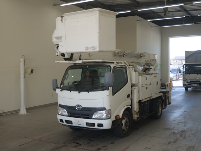 HINO DUTRO 2015