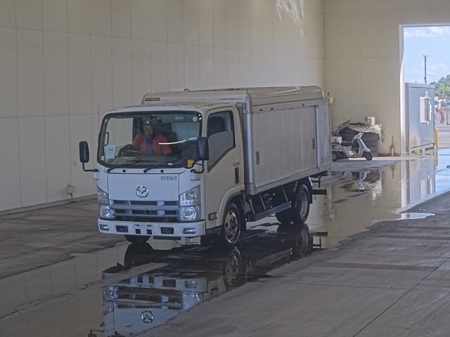 MAZDA TITAN 2013