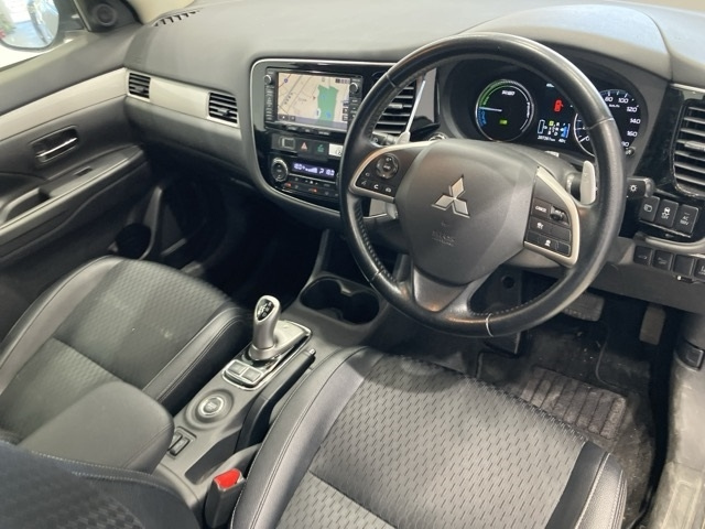 MITSUBISHI OUTLANDER PHEV 2014