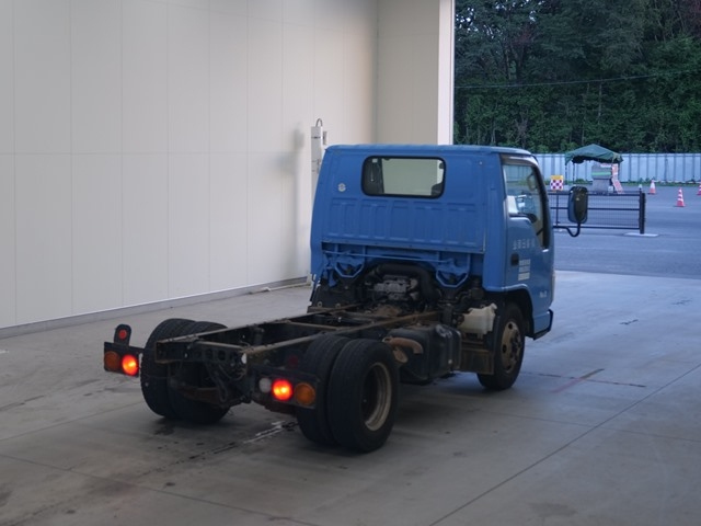 NISSAN TRUCK 2008