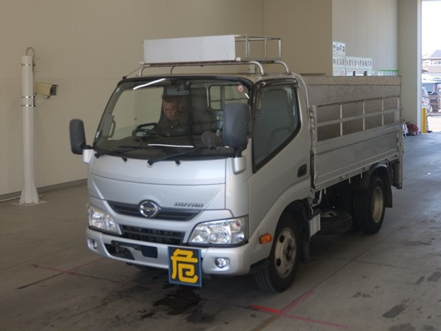HINO DUTRO 2016