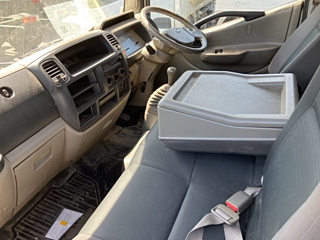 NISSAN ATLAS 2011