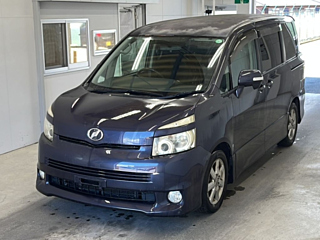 TOYOTA VOXY 2009