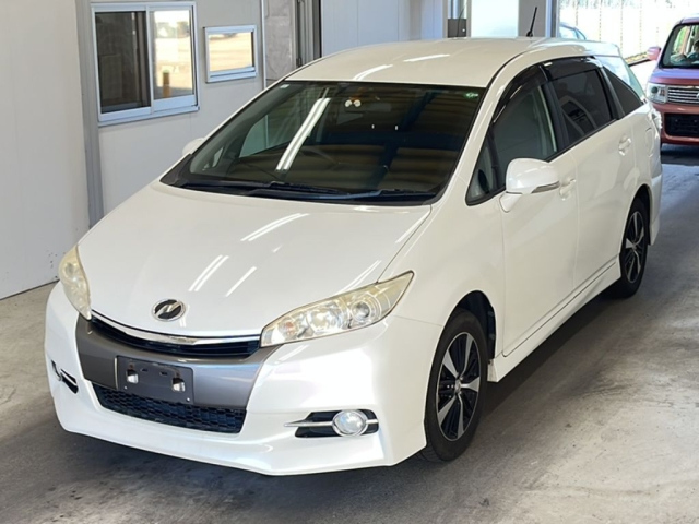 TOYOTA WISH 2013