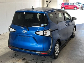 TOYOTA SIENTA 2016