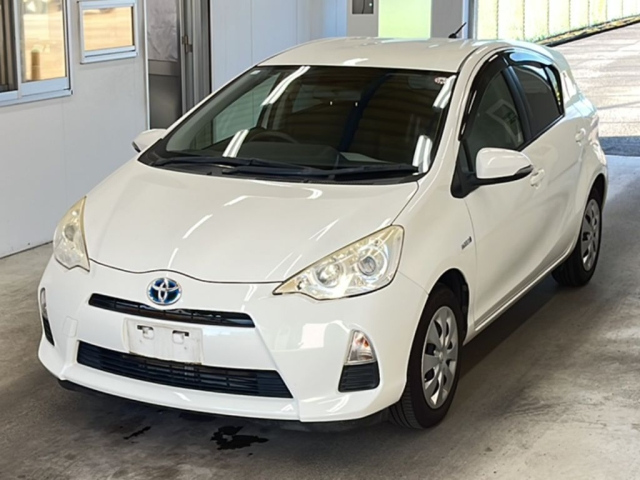 TOYOTA AQUA 2014