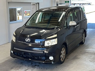TOYOTA VOXY 2010
