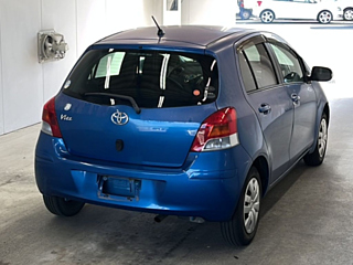 TOYOTA VITZ 2010