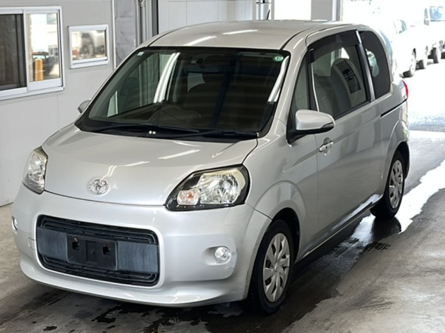 TOYOTA PORTE 2013