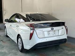 TOYOTA PRIUS 2018