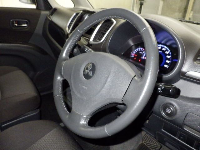 MITSUBISHI DELICA D2 2011