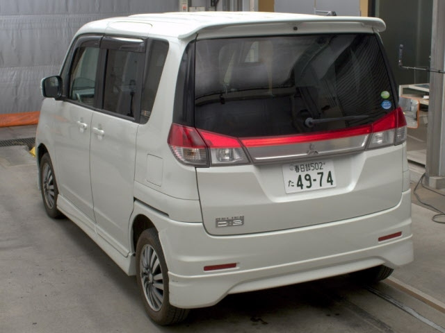 MITSUBISHI DELICA D2 2011