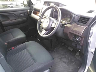 TOYOTA ROOMY 2019