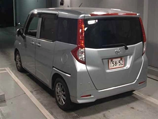 TOYOTA ROOMY 2019