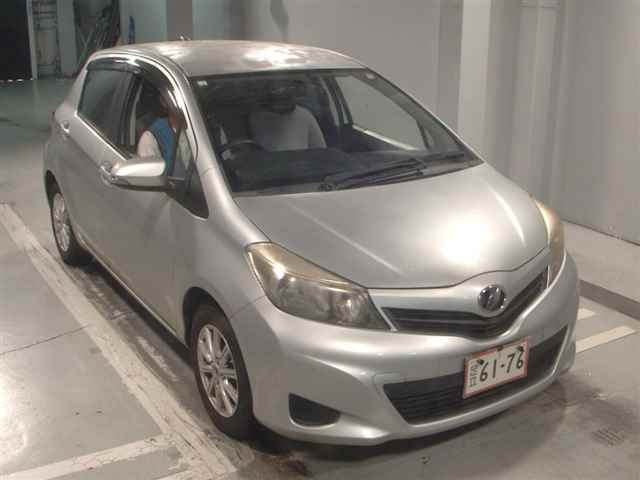 TOYOTA VITZ 2011