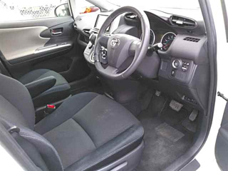 TOYOTA WISH 2010
