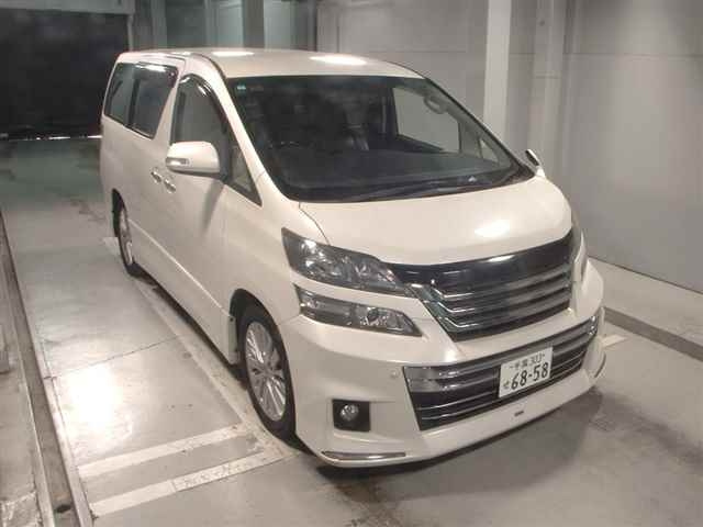 TOYOTA VELLFIRE 2013
