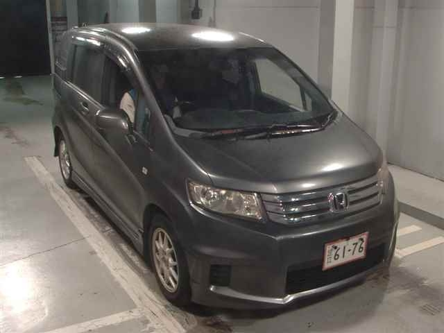 HONDA FREED 2010