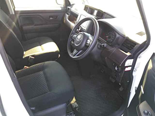 TOYOTA ROOMY 2020