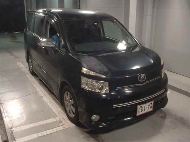 TOYOTA VOXY 2008