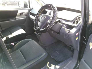 TOYOTA VOXY 2008