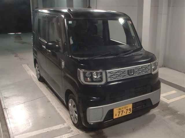 DAIHATSU WAKE 2015