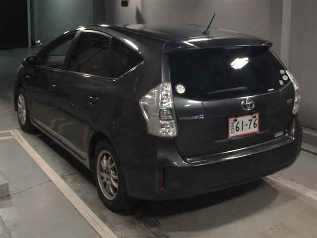 TOYOTA PRIUS ALPHA 2012