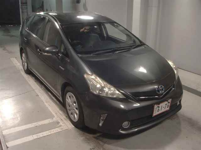 TOYOTA PRIUS ALPHA 2012