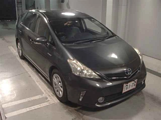 TOYOTA PRIUS ALPHA 2012